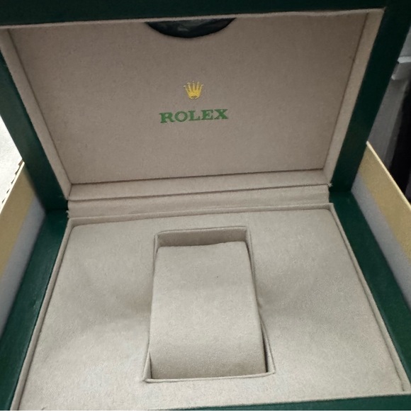 Rolex Style BATMAN Watch - Picture 3 of 4